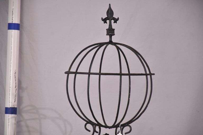 Vintage black iron topiary trellis; 869-611