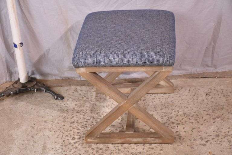 Distressed "X" base bench with blue fabric seat; 336-4578