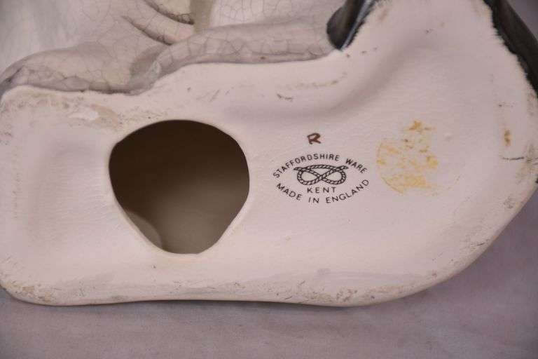 Staffordshire porcelain dog; 18308-016