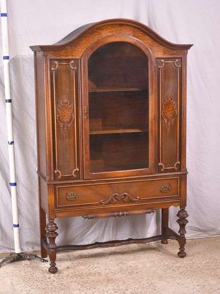 Walnut china cabinet with 1 glass door and 1 drawer; 74-12844