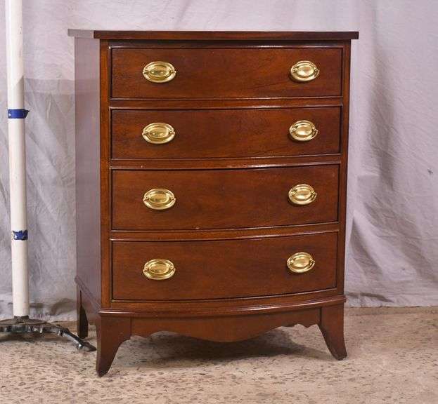 Thomasville mahogany bowfront 4 drawer bedside chest; 55-12188