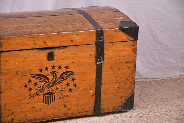 Vintage pine lift-top trunk; 55-12322