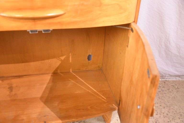 Maple modern style bowfront server; 55-12319