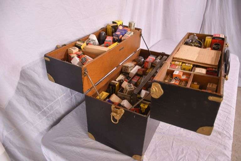 Knickerbocker radio/television repair mans tool box with vintage tubes; 55-12225