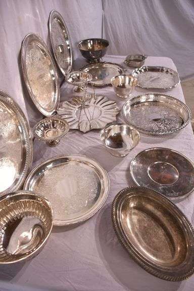 Large group of miscellaneous silverplate items; 16721-064A