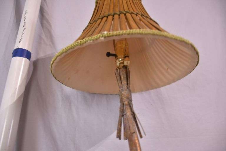 Gold metal palm lamp with split bamboo shade; 336-4566