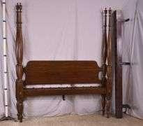Henkel-Harris mahogany 4 poster bed with rails; 192-3090