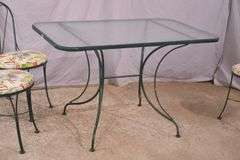 Green metal 5 piece patio dining set; 155-1105