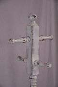 Distressed white coat rack; 18308-001