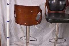 Set of 5 adjustable height chrome base bar stools; 4934-004