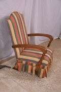 Open armchair with striped fabric; 5038-007