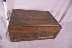 Early lift-top box; 18308-004