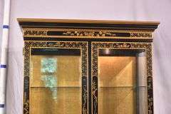 Drexel Heritage "Et Cetera" black and gold Oriental decorated curio; 4779-006