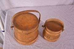 2 vintage sugar firkins with lid; 18304-005