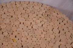 Round stick coffee table; 74-12882
