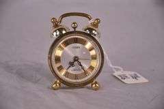 Citizen vintage 2 jewels alarm clock; 726-126