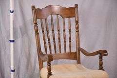 Spindle back open arm rocker with off-white fabric seat; 5038-009