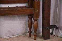 Henkel-Harris mahogany 4 poster bed with rails; 192-3090