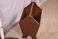 Magazine stand; 3072-021