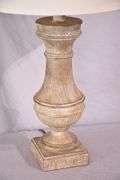Distressed finish lamp with shade; 5038-006