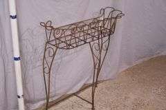 Iron console planter; 17937-022