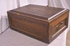 Early lift-top box; 18308-004