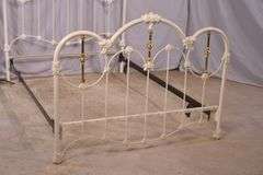 Ornate white metal full size bed with rails; 5038-001