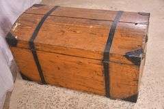 Vintage pine lift-top trunk; 55-12322