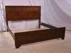 Raised panel king size bed with rails; 1153-091