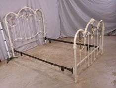 Ornate white metal full size bed with rails; 5038-001