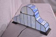Stained glass Napoleon style mantle clock with lighted interior; 1116-734