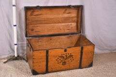 Vintage pine lift-top trunk; 55-12322