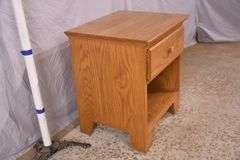 Oak single drawer nightstand; 14435-020