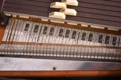 Oscar Schmidt Auto Harp with case; 55-12260