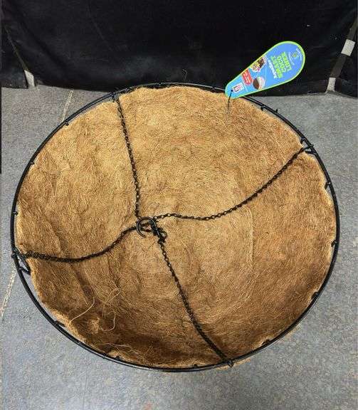 24 In Steel Hanging Basket With Aquasav Coco Liner And Chain