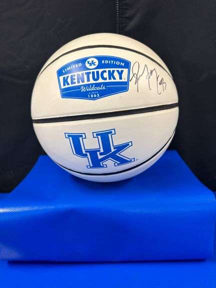 Signed UK basketball-Signature unknown
