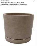 4pk Southern Patio
Italio Small 6.3 in. x 5.24 in. 1 Qt. Chocolate Concrete Indoor Planter