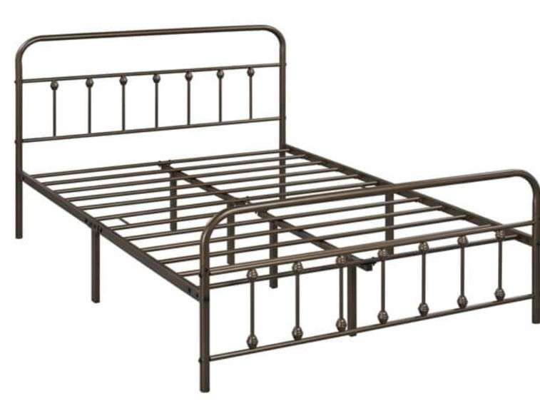 Yaheetech Classic Iron Platform Bed Queen Size