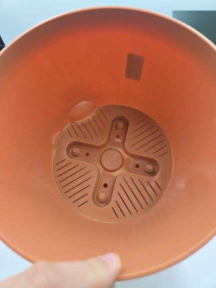 (4) Self Watering Plastic Indoor/Outdoor Planters 8"x8"