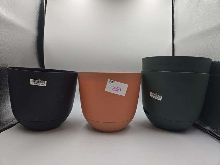 (4) Self Watering Plastic Indoor/Outdoor Planters 8"x8"