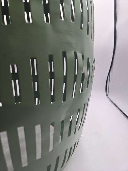 Read! Metal Cutout Round Patio Table