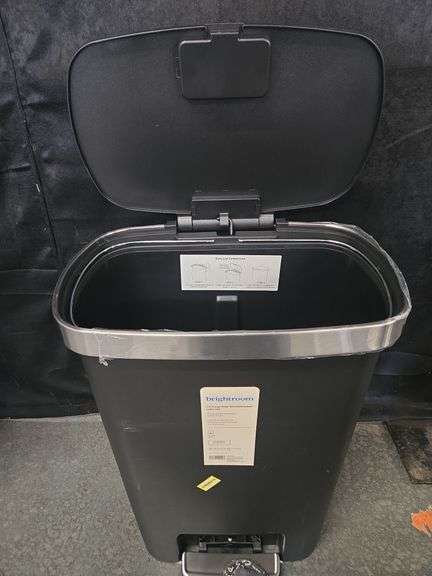 Brightroom Locking Step Wastebasket with Lid 13 Gallon
