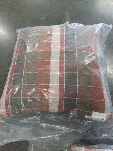 3pc Threshold Decorative Pillows 24"x24" Holiday GRD