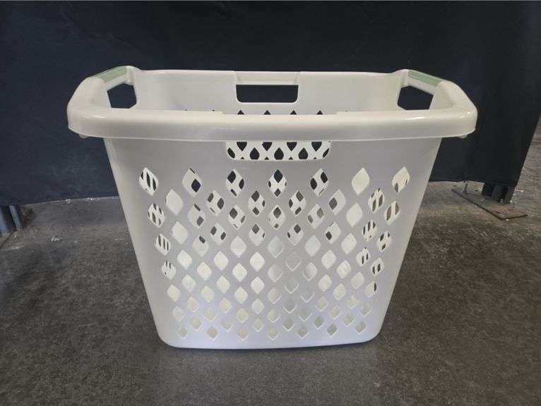 2.1bu Lamper White - Brightroom™: Plastic Clothes Hamper with Built-In Handles