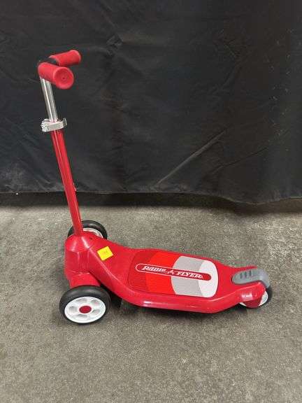 Radio Flyer Grow With Me Beginner Kids' Kick Scooter - Red
