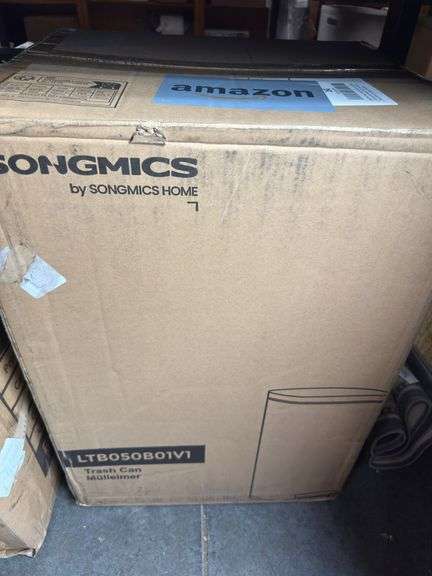 SONGMICS 13 Gallon (50 Liter) Trash Can, Stainless Steel Kitchen Waste Bin, Recycling or Garbage Can, Soft-Close, Step Pedal, Removable Inner Bucket, Silver
