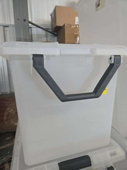 Read! Brightroom Wheeled Latching 128 qt Extra Large Storage Box
