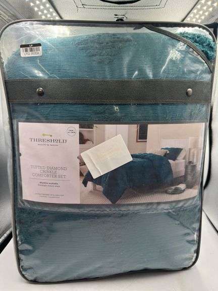 Tufted Diamond Crinkle Comforter and Sham Set - Threshold, TWIN/XL TWIN
