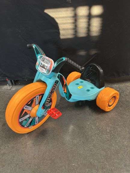Jakks Pacific 15" Kids Trike LED Lights Seat Fly Wheel Cruiser Tricycle