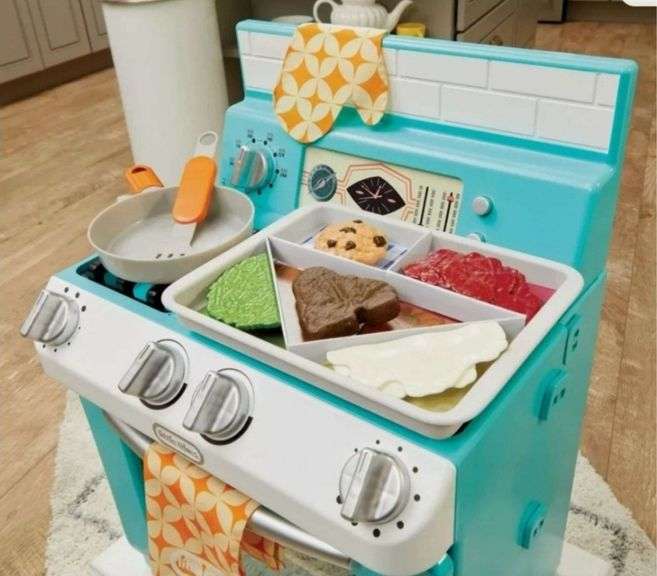 Little Tikes Retro ‘50s Inspired Oven Realistic Pretend Play Kitchen Appliance